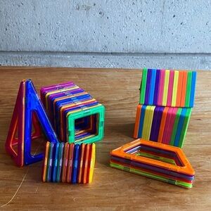 Magformer & Discovery Kids Magnetic tiles